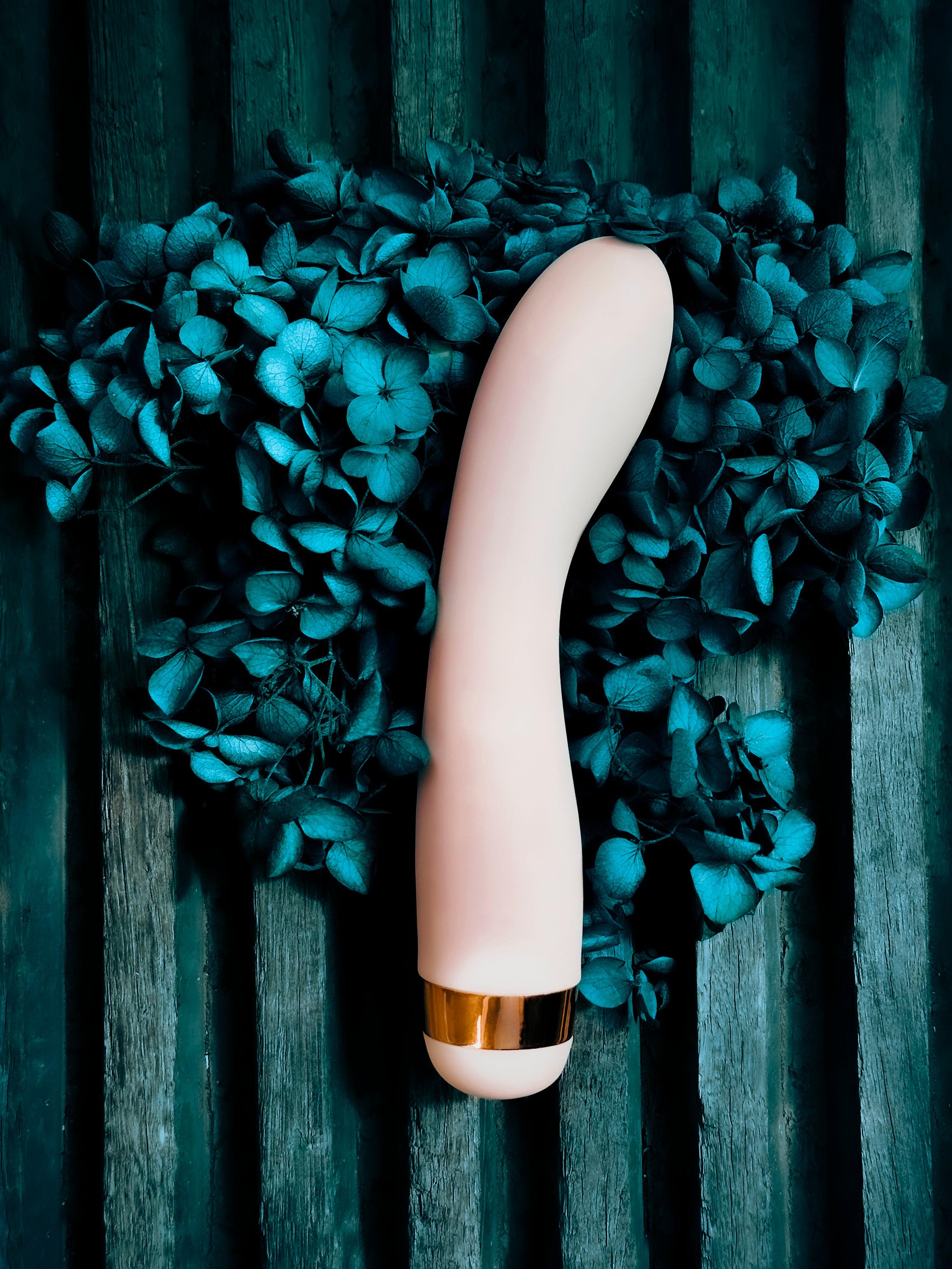 Soft Lover by Playful | Perfect Vibrating Dildo for Vaginismus Passionfruit Soft Lover by Playful | Perfect Vibrating Dildo for Vaginismus Passionfruit