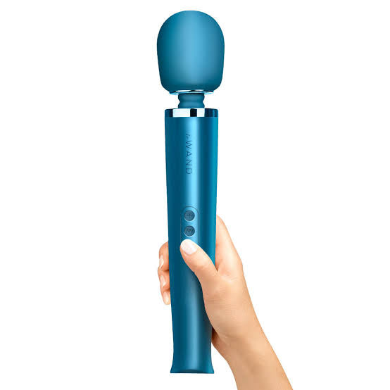 Le Wand Rechargeable Massager: Various Colours